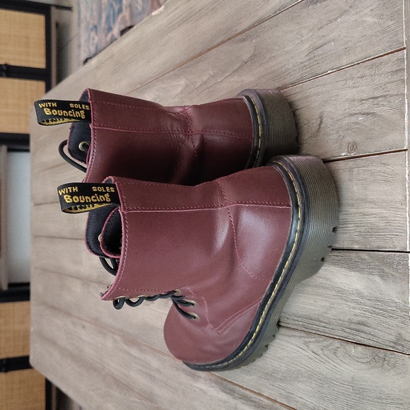 Dr. Martens 1460 Women's Smooth Leather Lace Up Boots In Cherry Red Woman's 9 - Picture 9 of 15